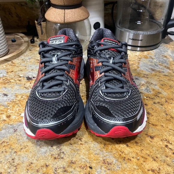 Brooks Women's Running Shoes - Black and Pink - Picture 2 of 12